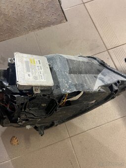 Svetlá Bmw E90 Lci bixenon - 5