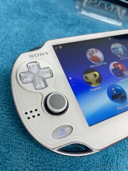 PS VITA PCH-1000 - OLED biela verzia 3. - 5