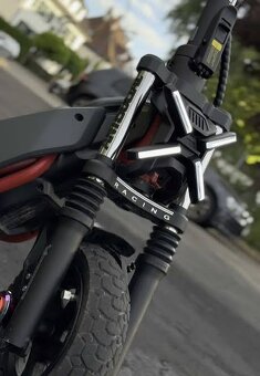 Predám celoodpruženú elektrokolobežku Segway ninebot Zt3 pro - 5