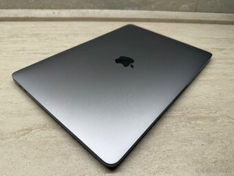 MacBook Pro Retina 13" (2018) - Core i7 - 16GB SSD 256 - 5