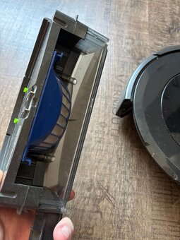 Robotický vysávač iRobot Roomba 696 Wifi - 5