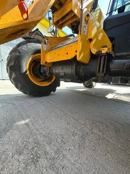 Teleskopický nakladač JCB 531-70 - 5
