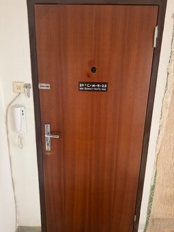 Predam 3 izbovy byt. V povodnom stave Vl. Clementisa - 5