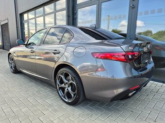 Alfa Romeo Giulia 2.2 JTDM Veloce AT AWD - 5