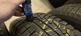 Zimné Hankook Winter icept EVO 2 215/70/16 100T - 5