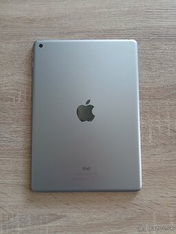 9,7" tablet iPad 5 generácie 32GB TOP stav - 5