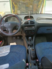 Peugeot 206 len 104000km - 5