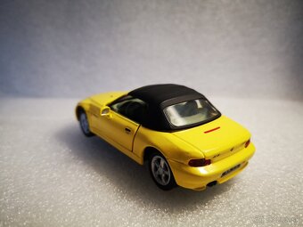 Predám kovový zberateľský model BMW Z3 , Roadster, 1:43 - 5
