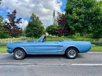 Ford Mustang Cabriolet z roku 1965 - 5