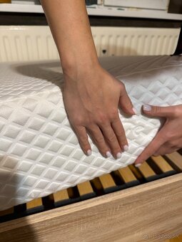 Predám posteľ s matracom a roštom, 90x200cm - 5