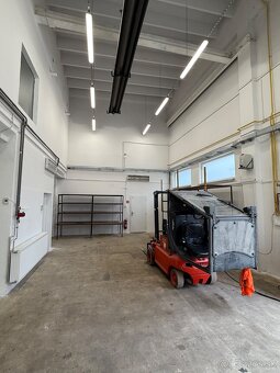 Prenajmeme praktický sklad v Petržalke - 5