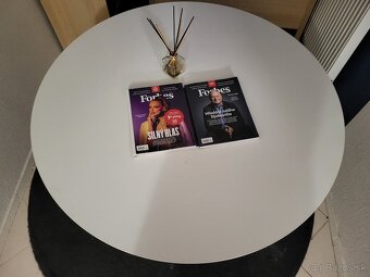 Okrúhly stôl, tri stoličky a taburetka gratis - 5