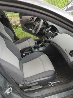 Predám Chevrolet cruze 2010 - 5