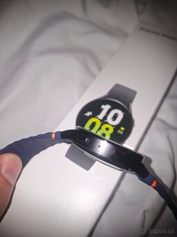 Samsung watch 5 44 lte čierne s dokupeným modrým remienkom č - 5