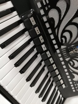 akordeon Weltmeister Caprice 120 basovy - 5