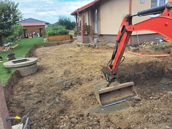 Nákladná preprava sklápač kontajner s hydraulickou rukou - 5