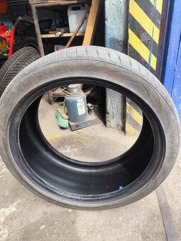 Predám 225/40r18 - 5