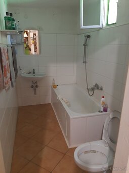 Rodinny dom so zahradou a sadom v Ináncs , Madarsko - 5