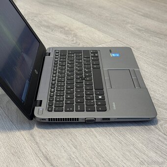 HP EliteBook 820 - 5
