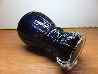 Zajímavá masivní těžká tmavě modrá váza nebo pohár. - 5