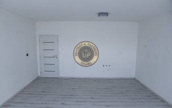 PREDAJ - priestranný 2-izbový BYT - prevedenie ŠTANDART - 5