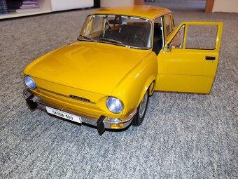 Model (poskladaný) Škoda 100 (DeAgostini 1:8) - 5