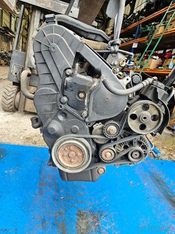 Motor Peugeot 206 1.9 51 kW - 5