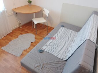 GARSÓNKA komplet zariadená pri OC SLIMÁK. - 5