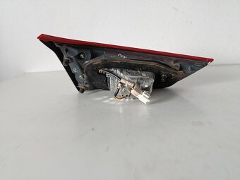 svetlo PZ toyota auris2 E18 150€ - 5