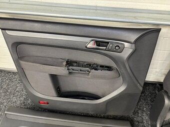 Predám INTERIER sedačky+tapacíre VW TOURAN 1T 7-MIEST - 5
