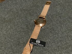 Damske zlate hodinky Hannah Martin / BEST CENA / - 5