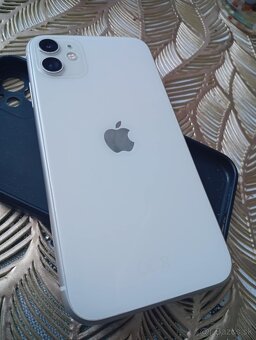 Vymením iphone 11 64GB - 5