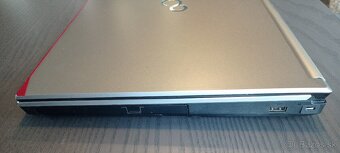 Notebook Fujitsu / i7 / 16GB / 512GB / 15.6" - 5