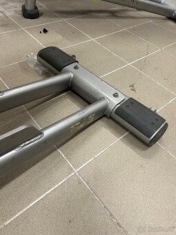 Polohivatelná lavička Life Fitness - 5