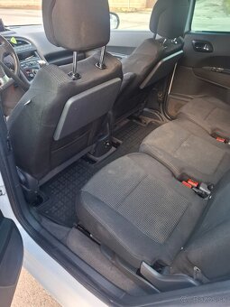 Predám Peugeot 5008 2.0hdi 120kw - 5