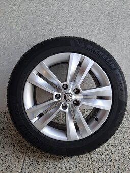 Pneu 215.55.r17 - 5