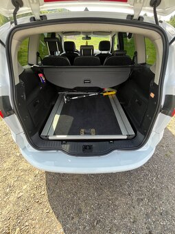 Ford S-MAX 2.2 TDCi 129 kW Titanium - 5