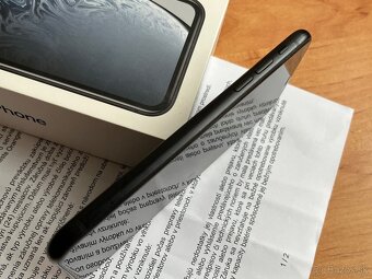 Apple iPhone XR 64GB - 5