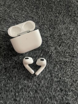 Apple AirPods 3 – dobrý stav, originál - 5