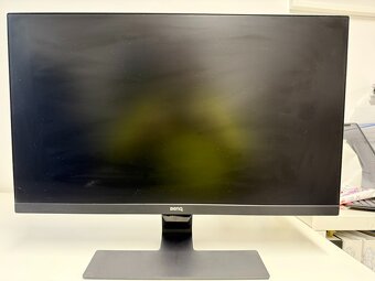 Predám 4ks LCD Monitorov Benq veľmi zachovalé Cena spolu 4 - 5