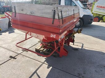2000L Nizozemské rozmetadlo LELY CENTERLINER SL - 5