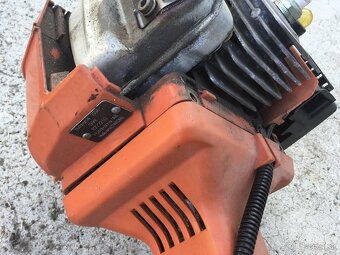 HUSQVARNA 235R / JONSERED GR2036 - 5
