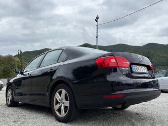 Volkswagen Jetta 1.6 TDI Comfortline - 5