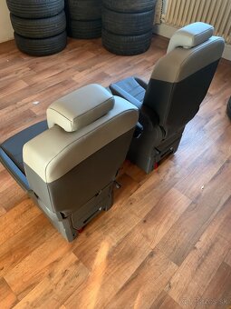 Prodám poslední řadu sedadel VW Multivan T7 Kůže - 5