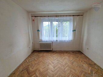 3 - izbový byt - 65 m2 v centre mesta Handlová - 5