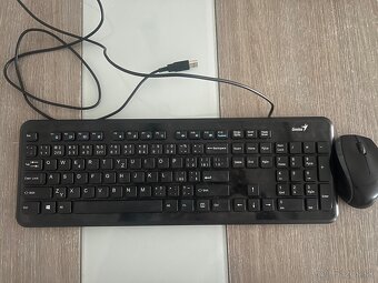 Predám Monitor s klávesnicou a myšou - 5