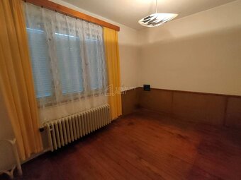Predaj: RD v pôvodnom stave so záhradou a garážou v Divinke- - 5