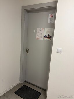 Na prenájom komerčný priestor-kancelária, služby - 5