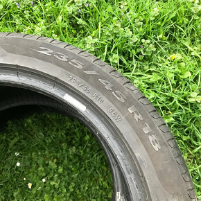 Letné pneu Pirelli  235/45 r18 - 5