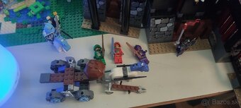 Predám LEGO Knights Kingdom Vladek's Dark Fortress 8877 200 - 5